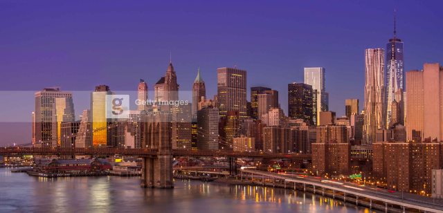 Levée de soleil sur Manhattan, New York, 25 décembre 2013. Traitement DRI.