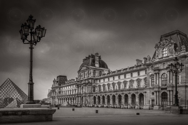 Cloudy Le louvre B&amp;W-DRI-Getty-Finale