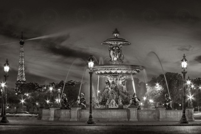 Place de la Concorde at night-B&amp;W-DRI-Getty-FINALE